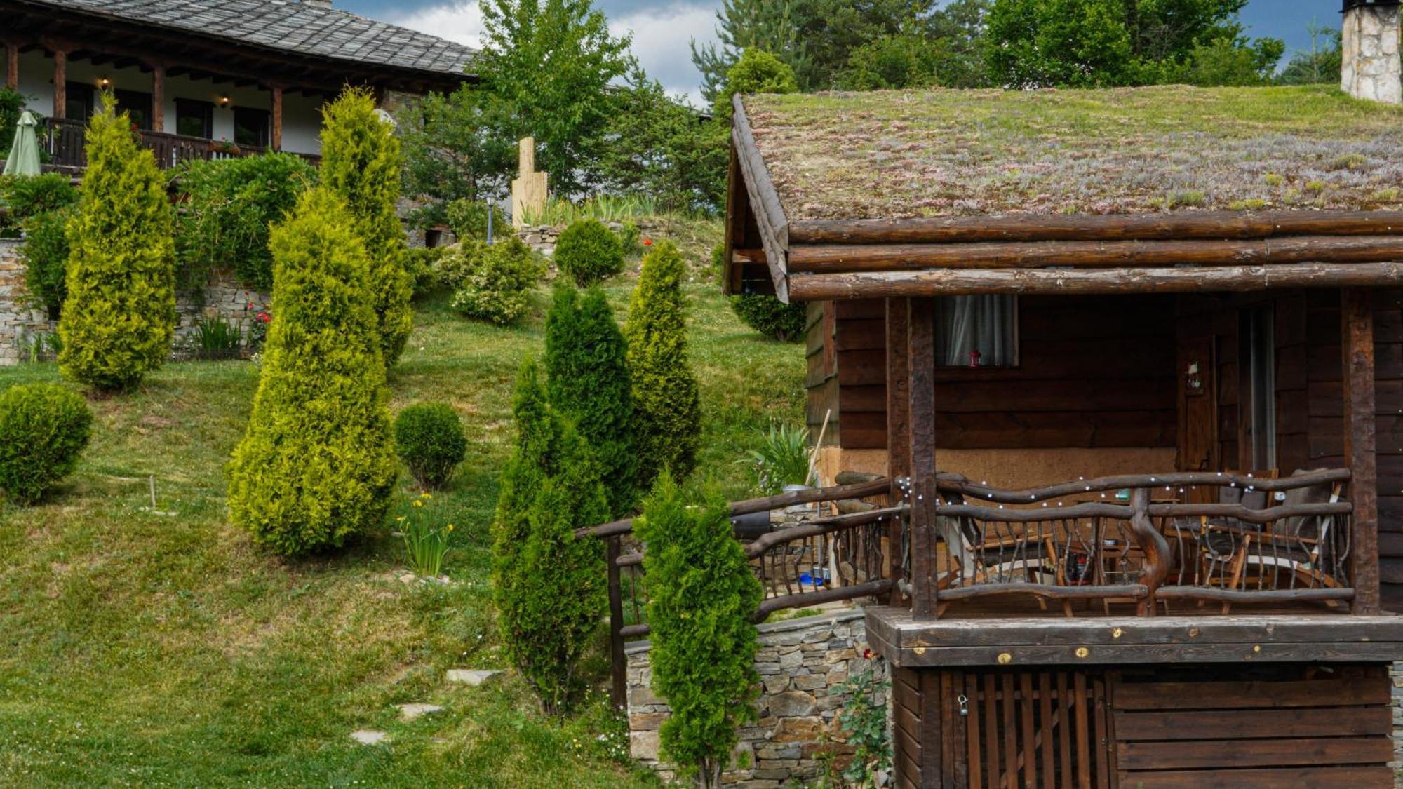 Панорама Хаус Лещен И Еко Къщи Дървена И Землянка Kültér fotó